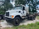 2004 Mack CV713 Image