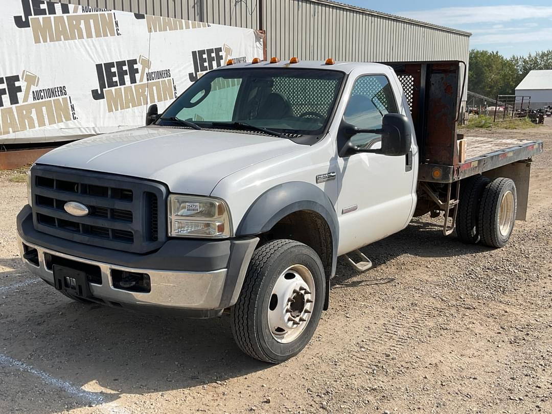 Image of Ford F-550 Primary image