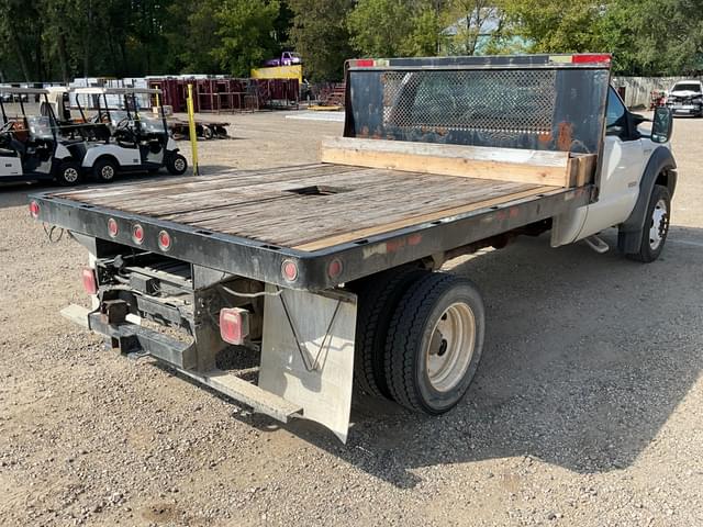 Image of Ford F-550 equipment image 4