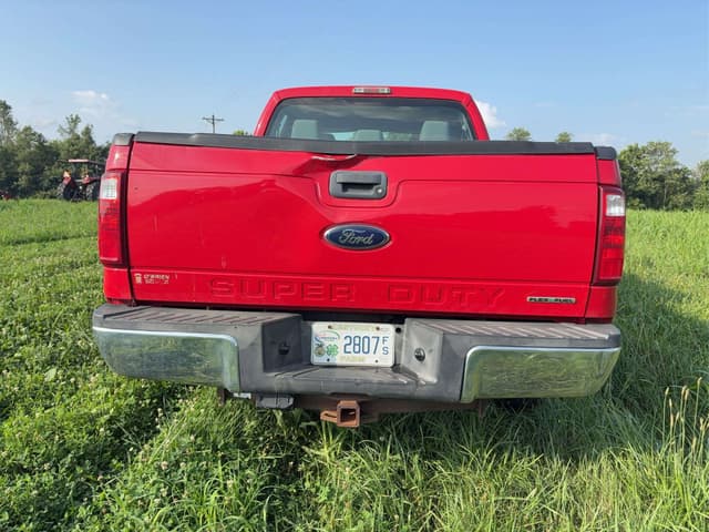 Image of Ford F-250 equipment image 3