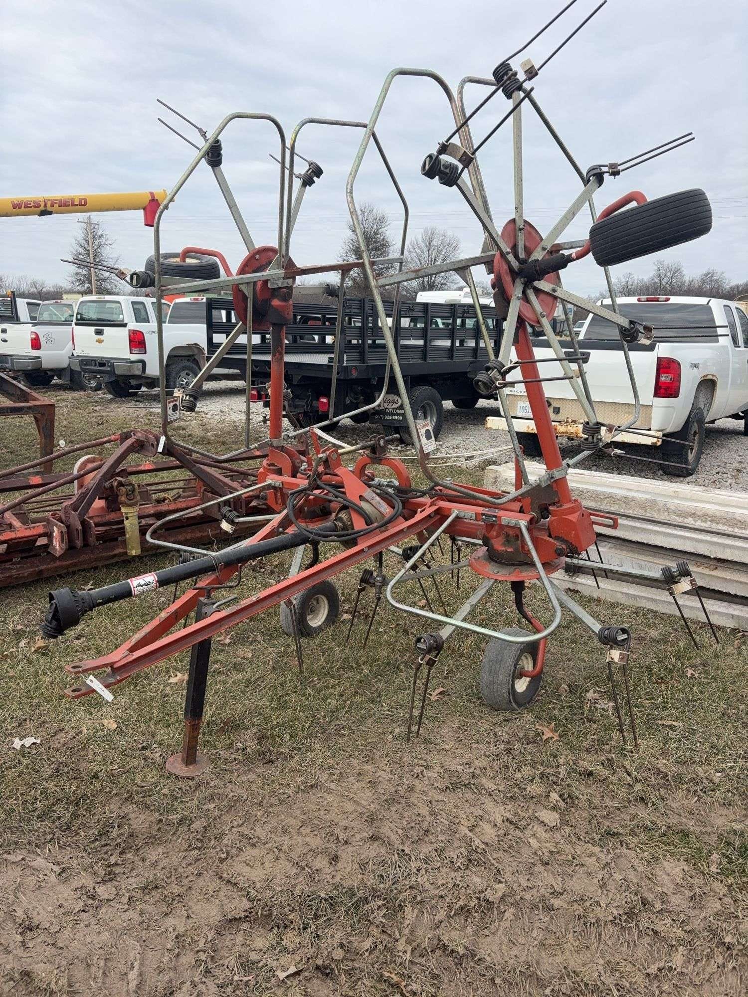 AGCO 3727 Equipment Image0