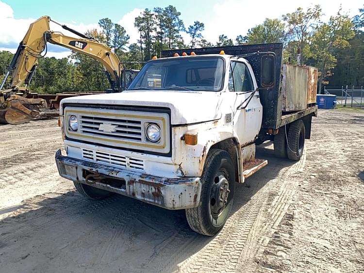 Chevrolet C60 Equipment Image0