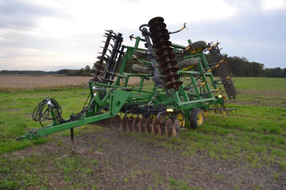 Main image John Deere 726