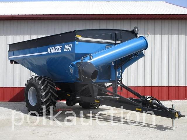 Image of Kinze 1051 equipment image 4