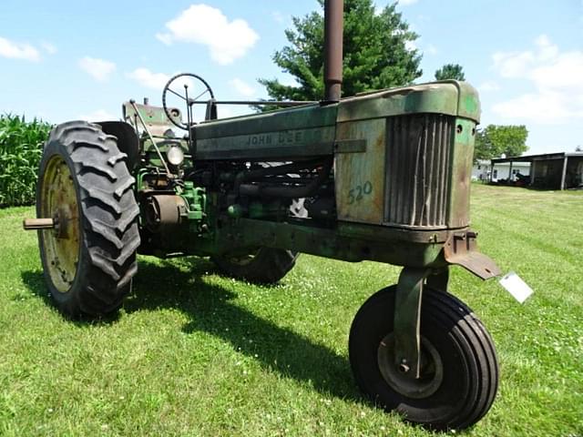 Image of John Deere 520 equipment image 1