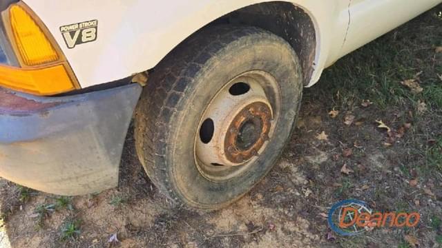 Image of Ford F-550 equipment image 2