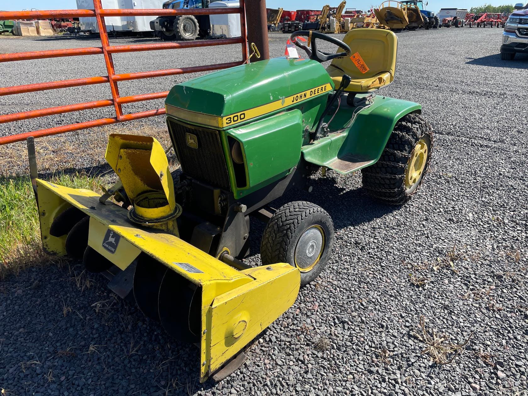 John Deere 300 Equipment Image0