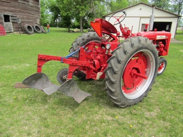 Image of Farmall 200 equipment image 4