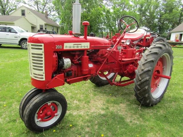 Image of Farmall 200 equipment image 2