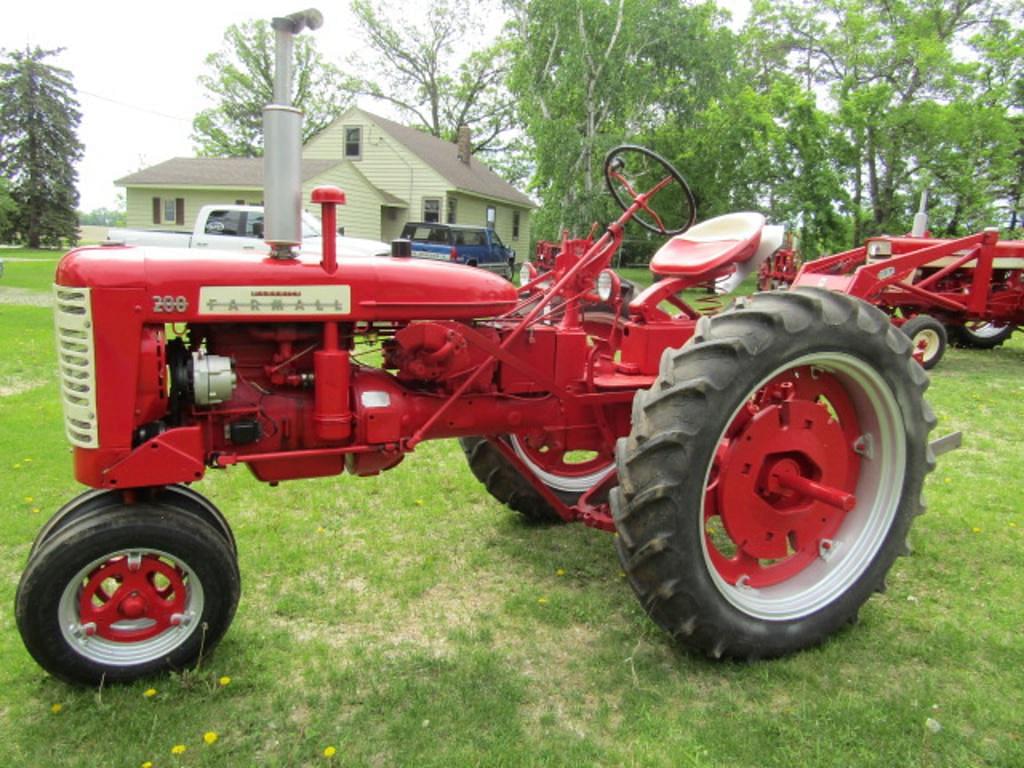 Image of Farmall 200 Primary image