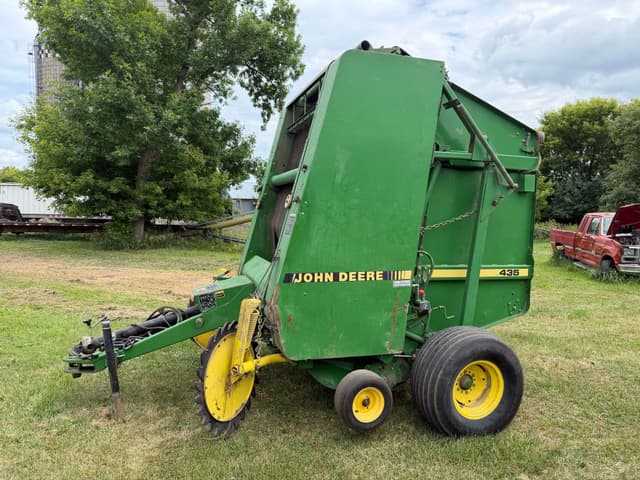 Image of John Deere 435 equipment image 1