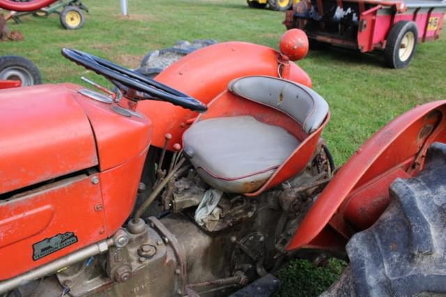 Image of Massey Ferguson 65 equipment image 4