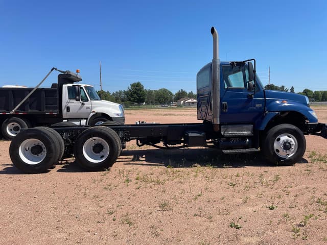Image of International 7400 equipment image 2