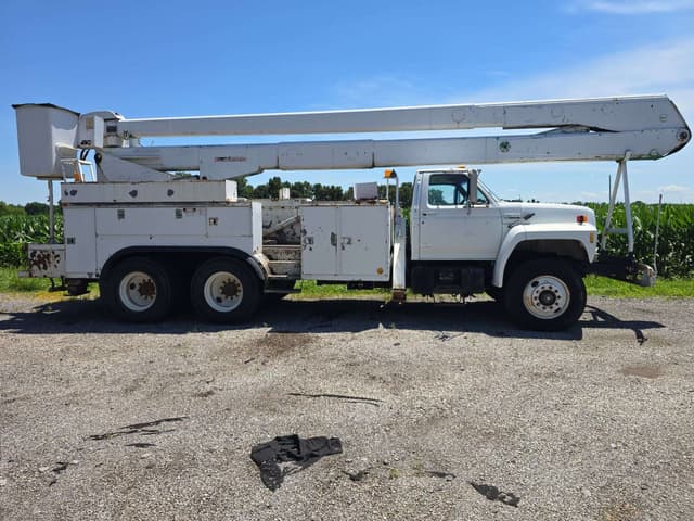 Image of Ford F-8000 equipment image 3