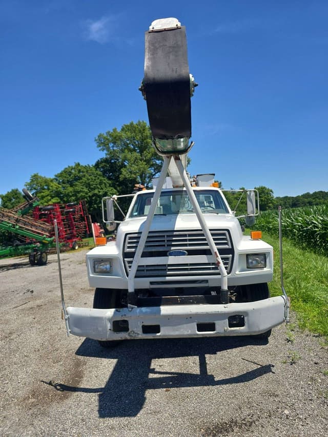 Image of Ford F-8000 equipment image 1