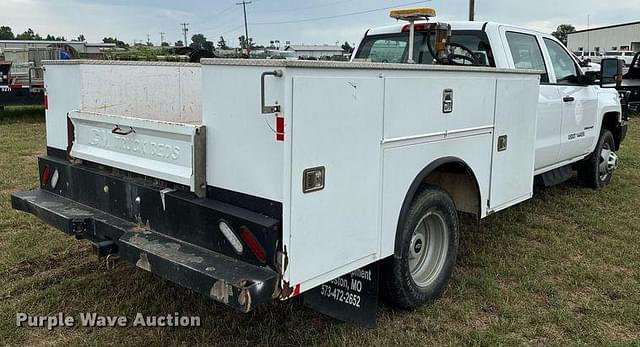 Image of Chevrolet 3500HD equipment image 4