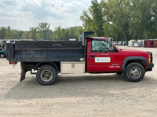Image of Chevrolet 3500 equipment image 3