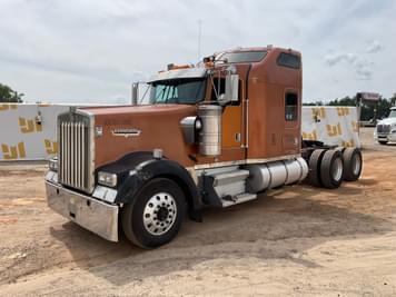 Main image Kenworth W900