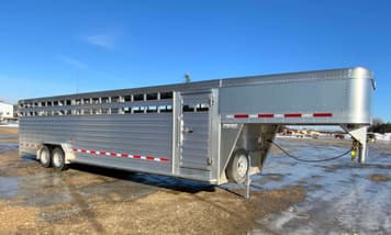 Main image Featherlite 8127