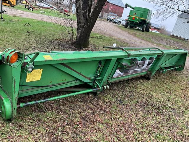 Image of John Deere 843 equipment image 2