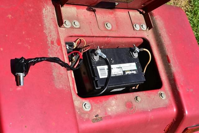 Image of Cub Cadet 682 equipment image 1