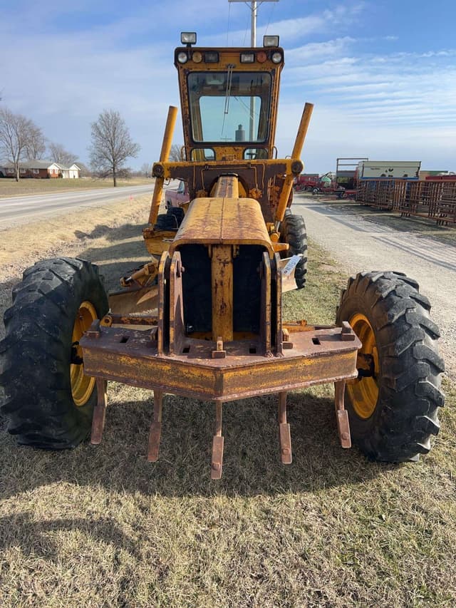 Image of John Deere 570A equipment image 1
