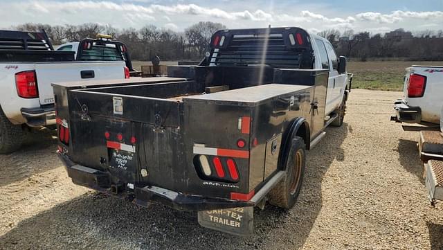 Image of Ford F-350 equipment image 4