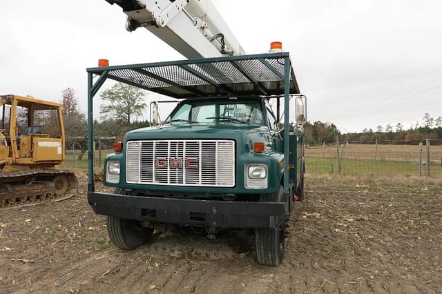 Image of GMC C7500 equipment image 1