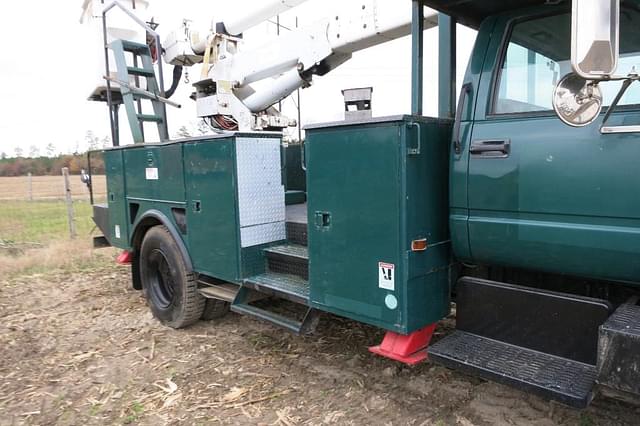 Image of GMC C7500 equipment image 4