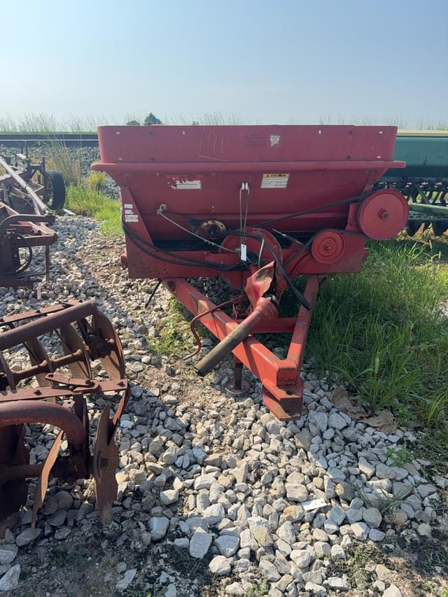 Image of New Holland 165 equipment image 1