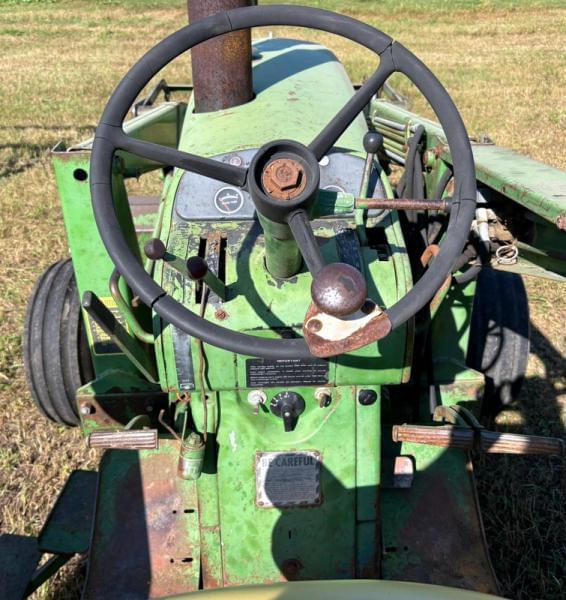 Image of John Deere 3010 equipment image 4
