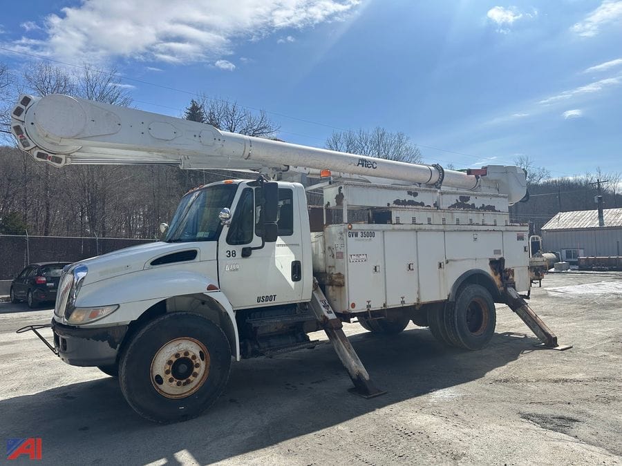 2003 International Durastar 4300 Equipment Image0