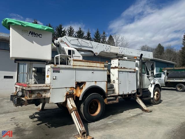 Image of International Durastar 4300 equipment image 2