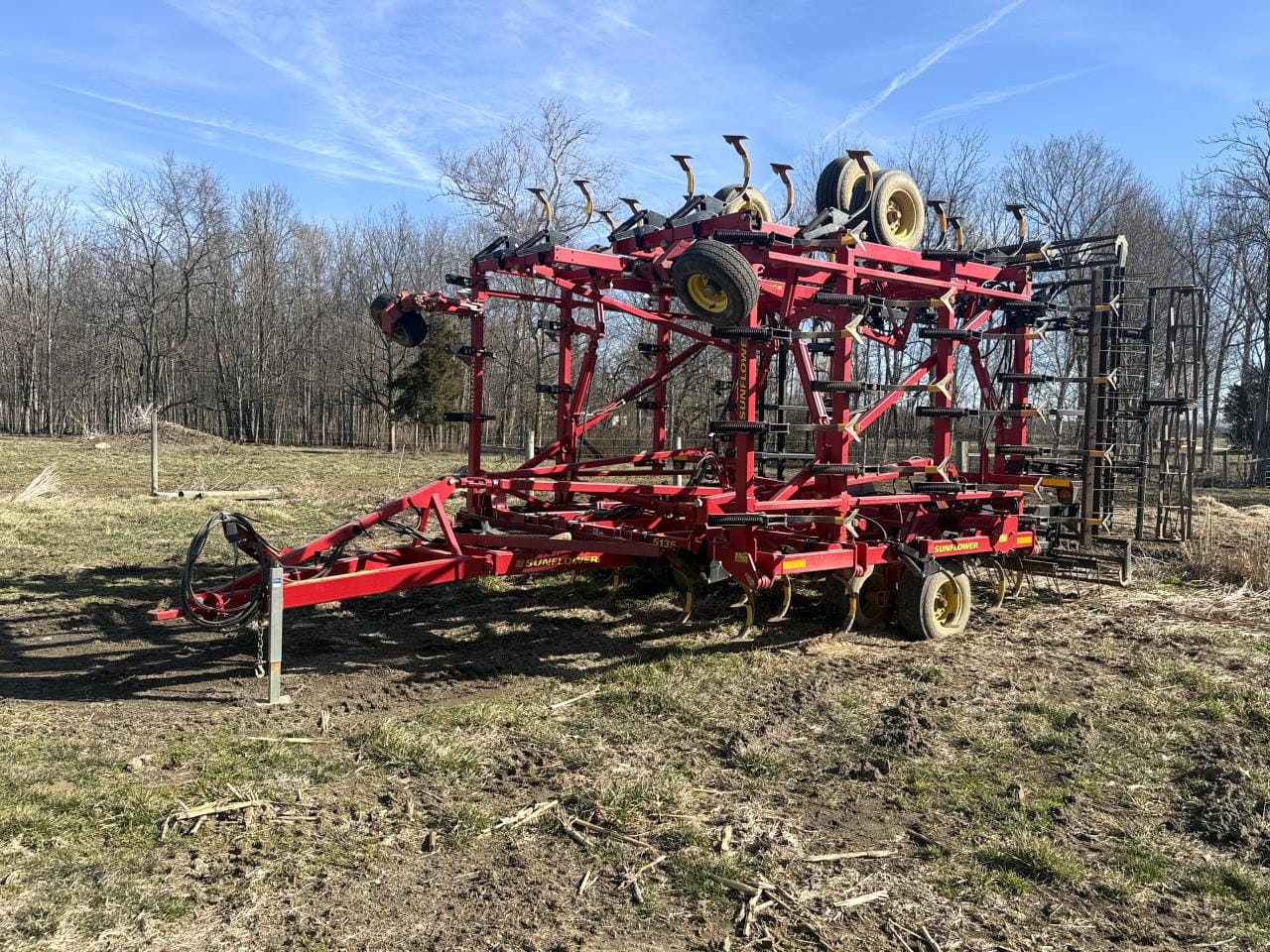 Sunflower 5135 Equipment Image0