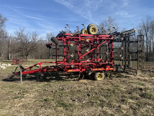 Image of Sunflower 5135 equipment image 2