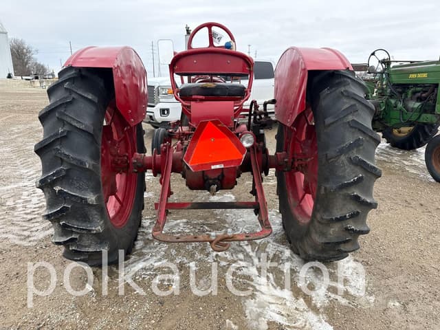 Image of Farmall F-12 equipment image 4
