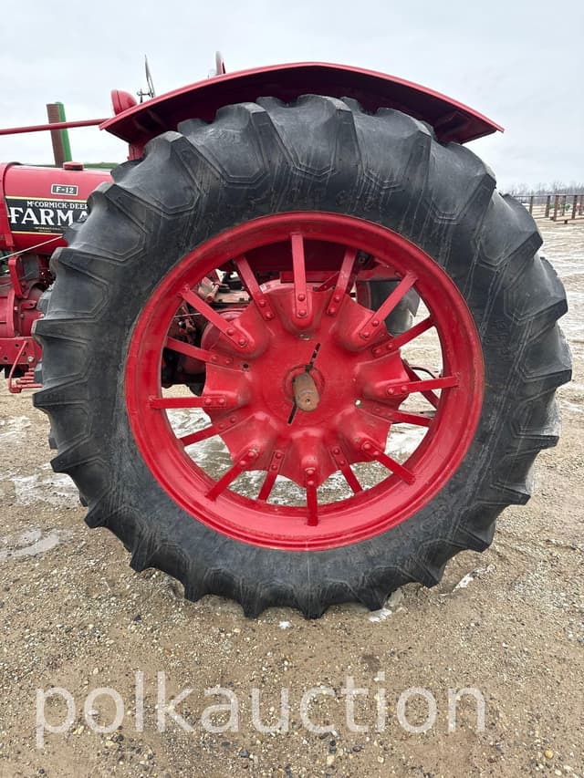 Image of Farmall F-12 equipment image 3