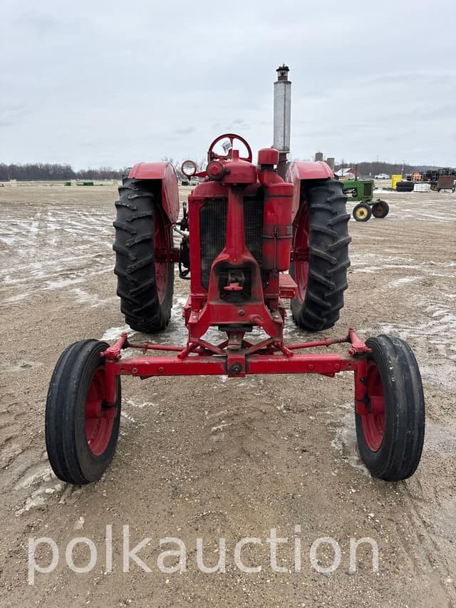 Image of Farmall F-12 equipment image 1