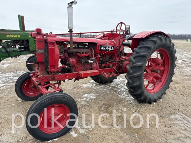 Image of Farmall F-12 equipment image 2