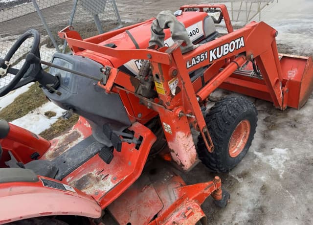 Image of Kubota B2400 equipment image 3