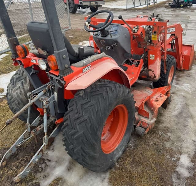Image of Kubota B2400 equipment image 2