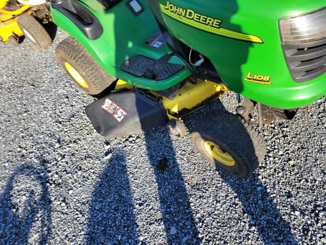 Image of John Deere L108 equipment image 3