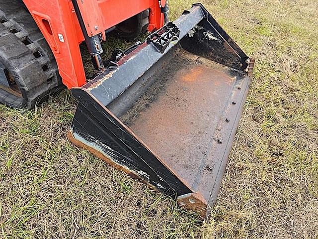 Image of Kubota SVL65-2 equipment image 2