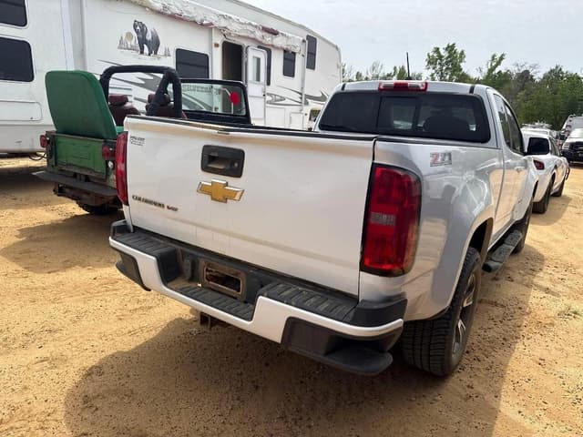 Image of Chevrolet Colorado equipment image 3