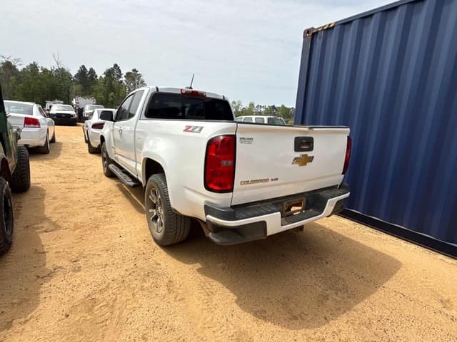 Image of Chevrolet Colorado equipment image 2