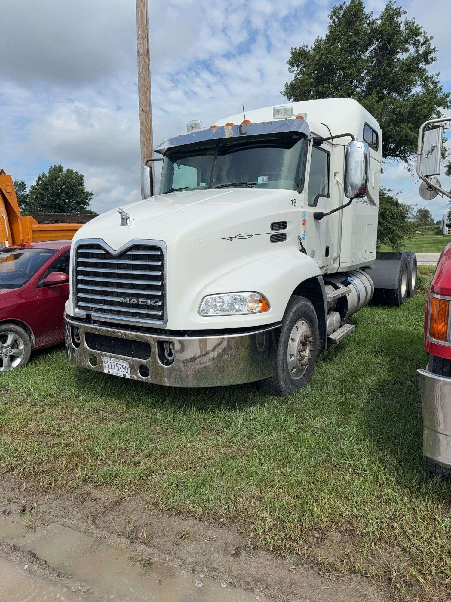 2013 Mack CU613 Equipment Image0