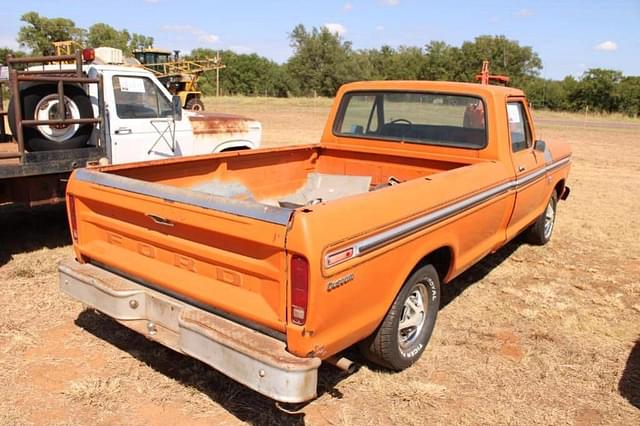 Image of Ford F-100 equipment image 1