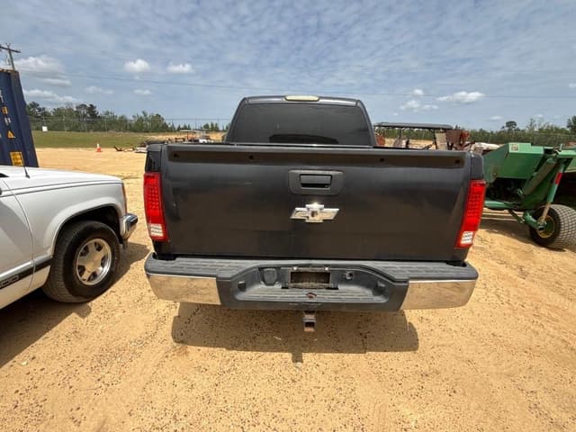 Image of Chevrolet Silverado equipment image 4