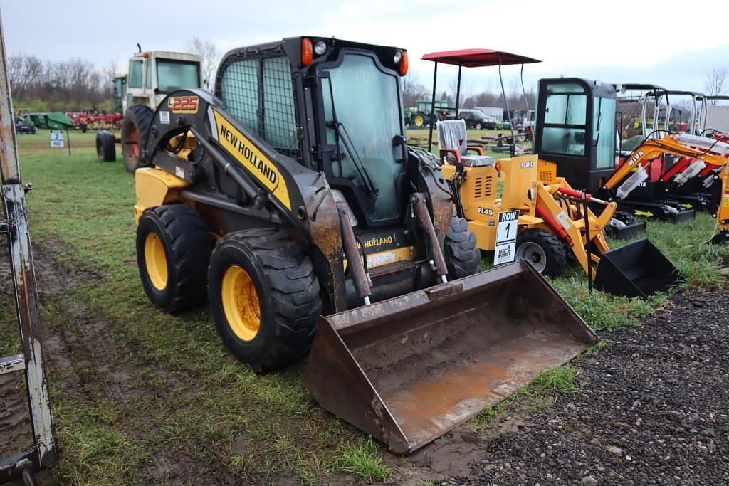 Image of New Holland L225 Primary image