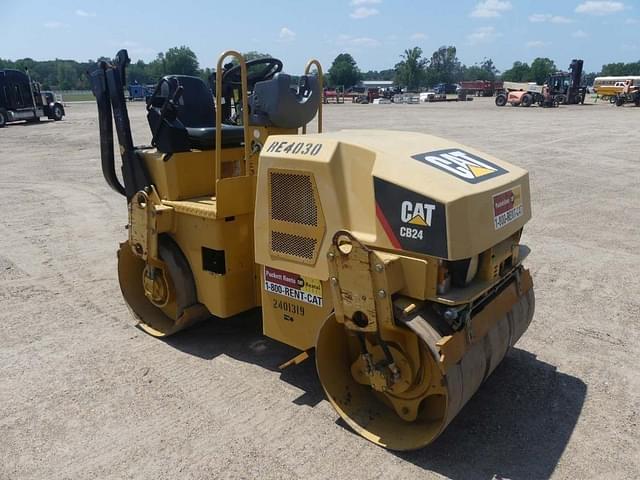 Image of Caterpillar CB24 equipment image 1